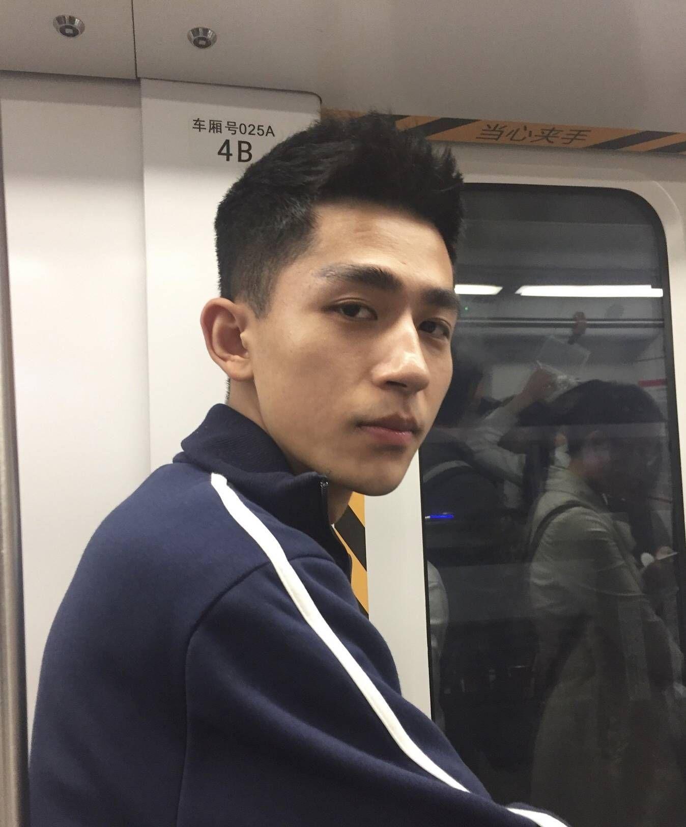 有哪张不知名的男生照片让你特别心动念念不忘珍藏至今,一直想知道他