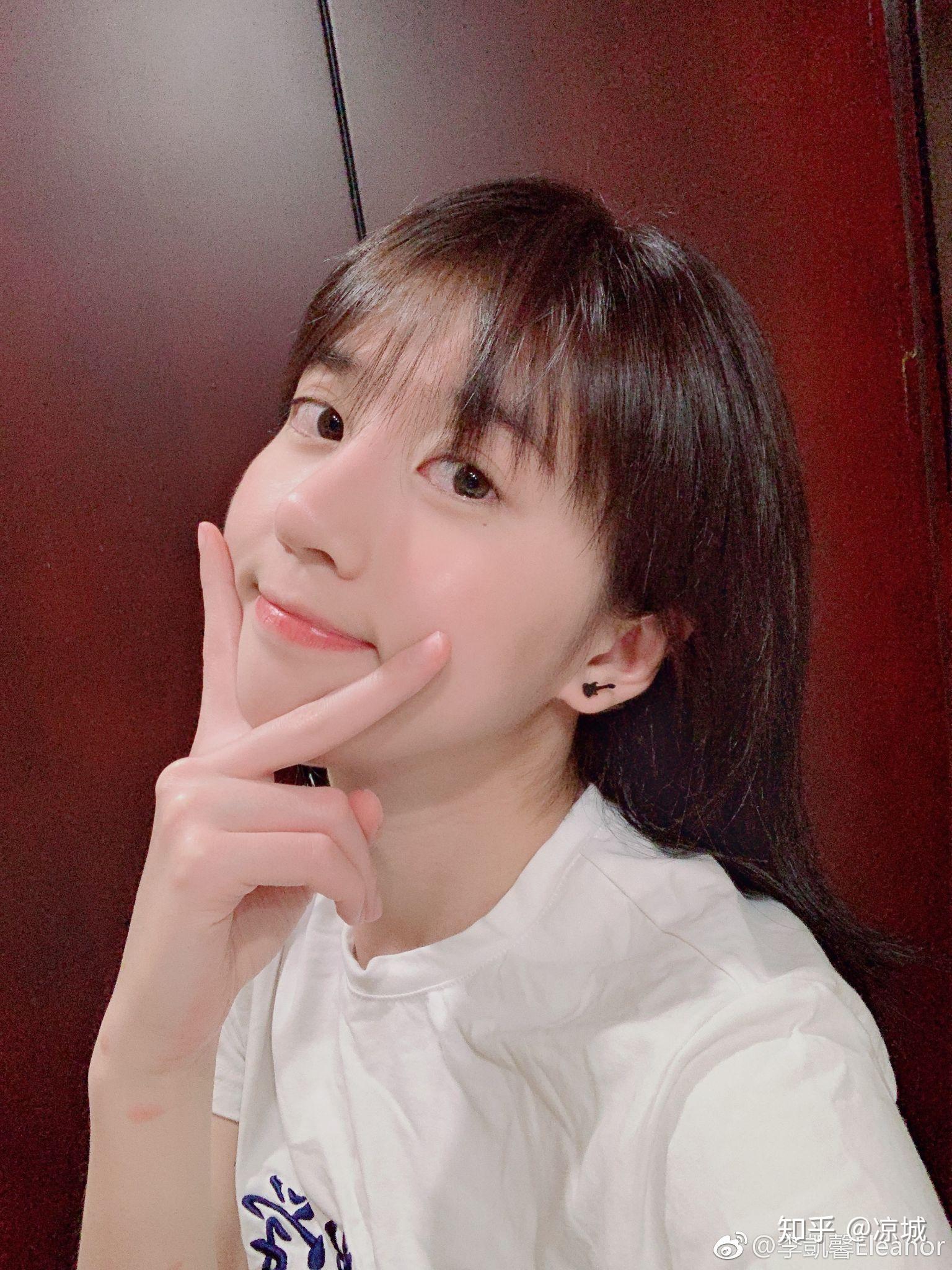 你手机里长得最好看的小姐姐照片是哪一张