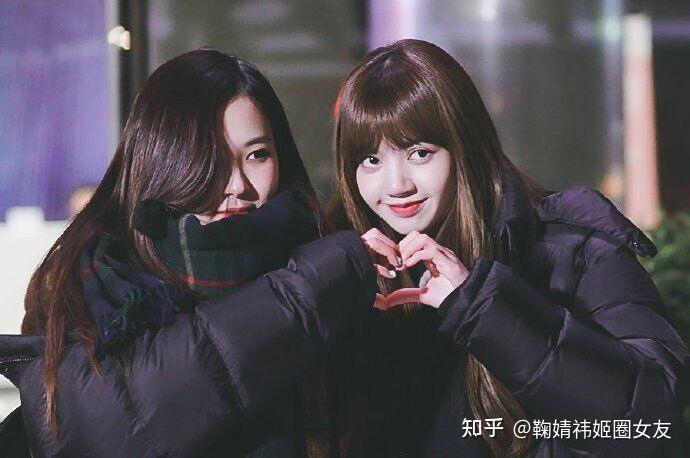 有适合当头像的lisa和rose的合照吗