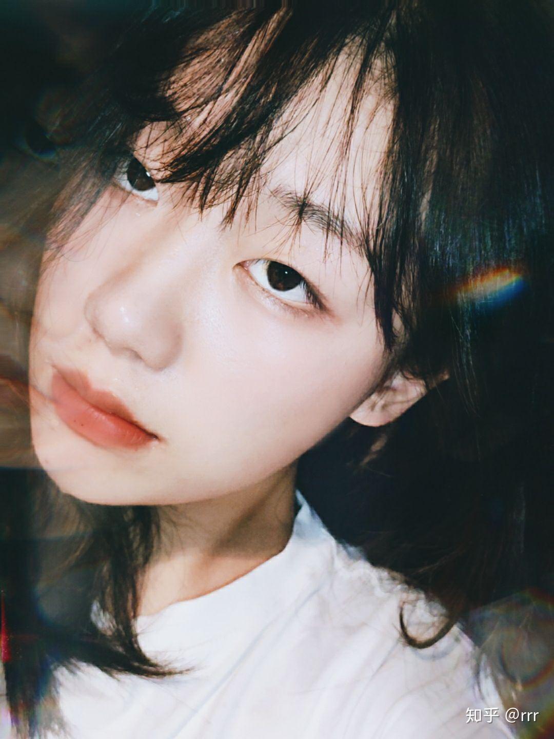 为什么感觉有些男生单眼皮很帅但是很少有人觉得女生单眼皮很漂亮?