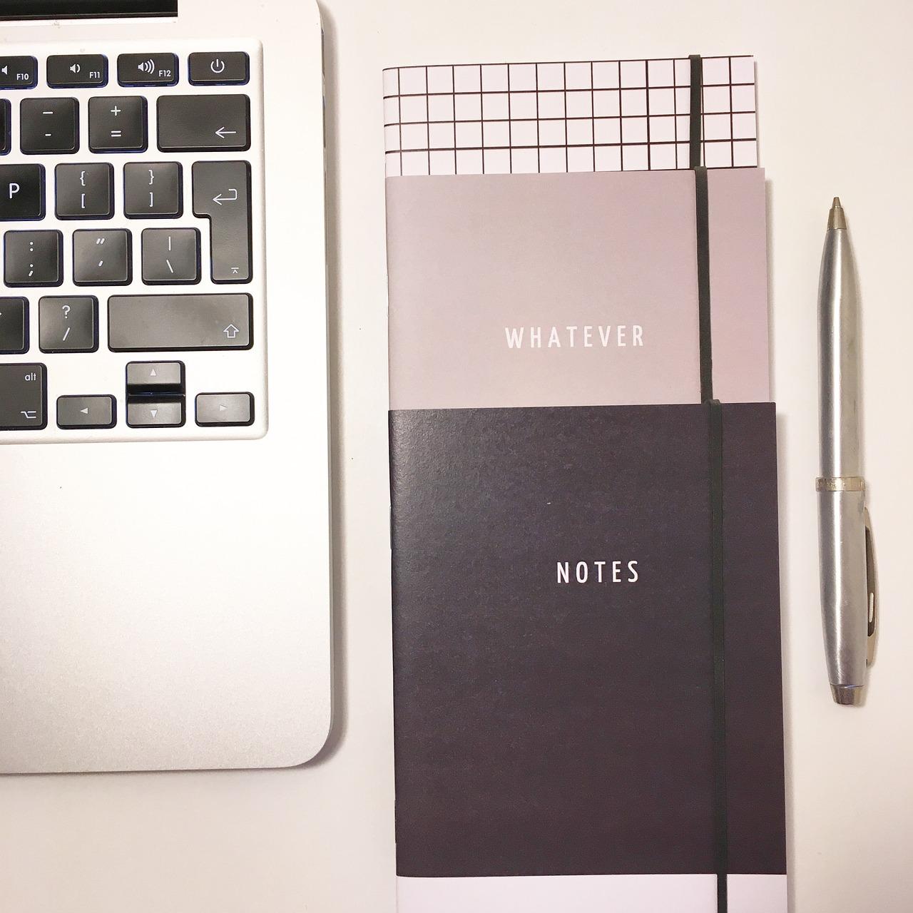 数学课上，老师讲解难题，我认真听讲，终于明白了。