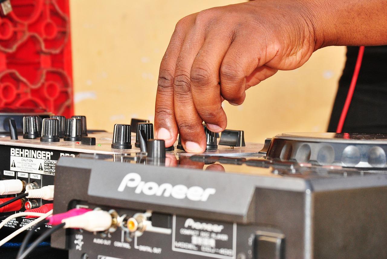 音响怎么接在电脑上面