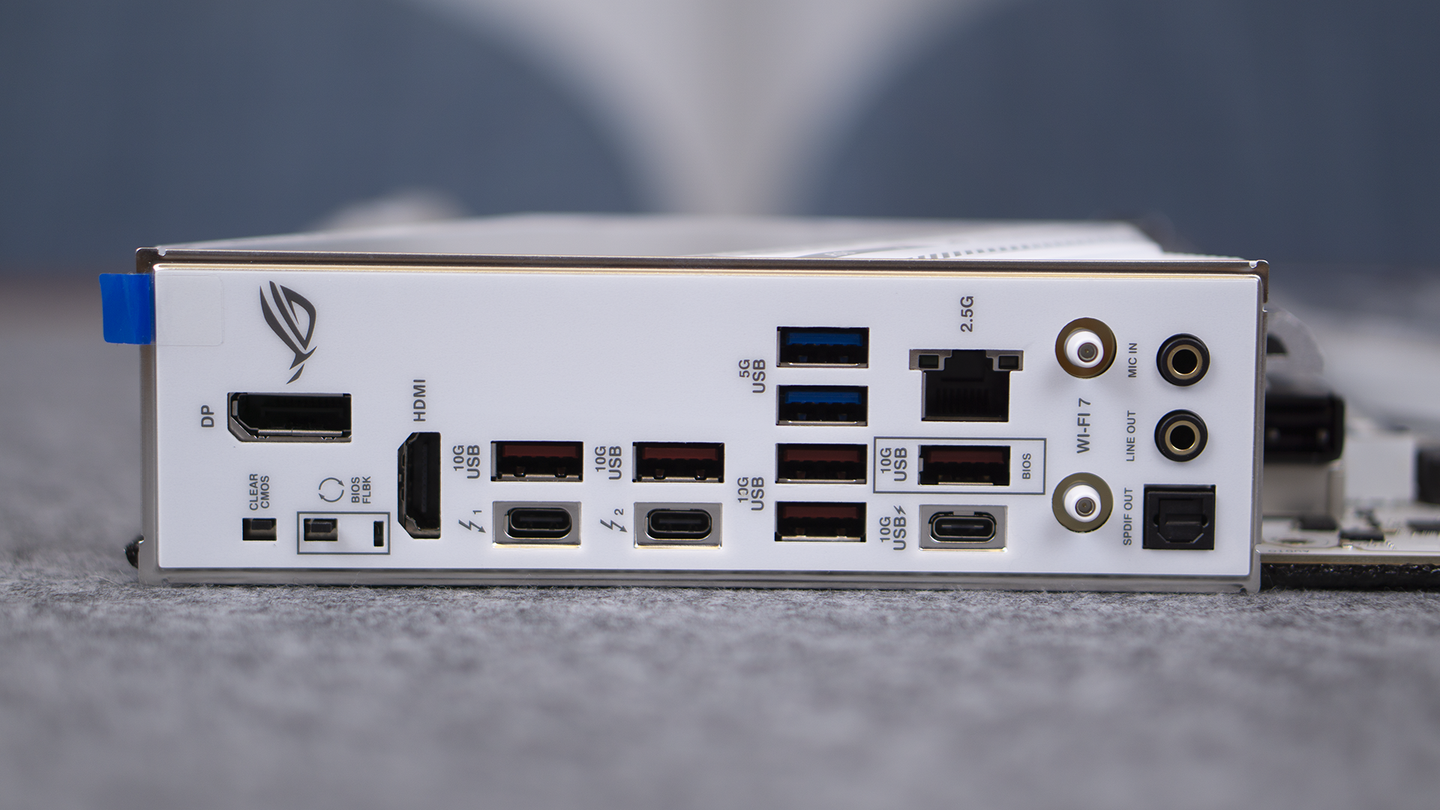 老内存再战！Intel 270K Plus+ 华硕ROG Z890吹雪S，才是更理智的选择！