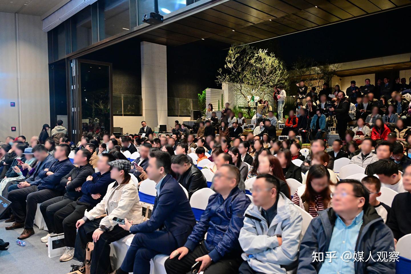 官宣!全国唯一1km内双天街将在这里布局,龙湖御湖境价值再跃升 - 知乎