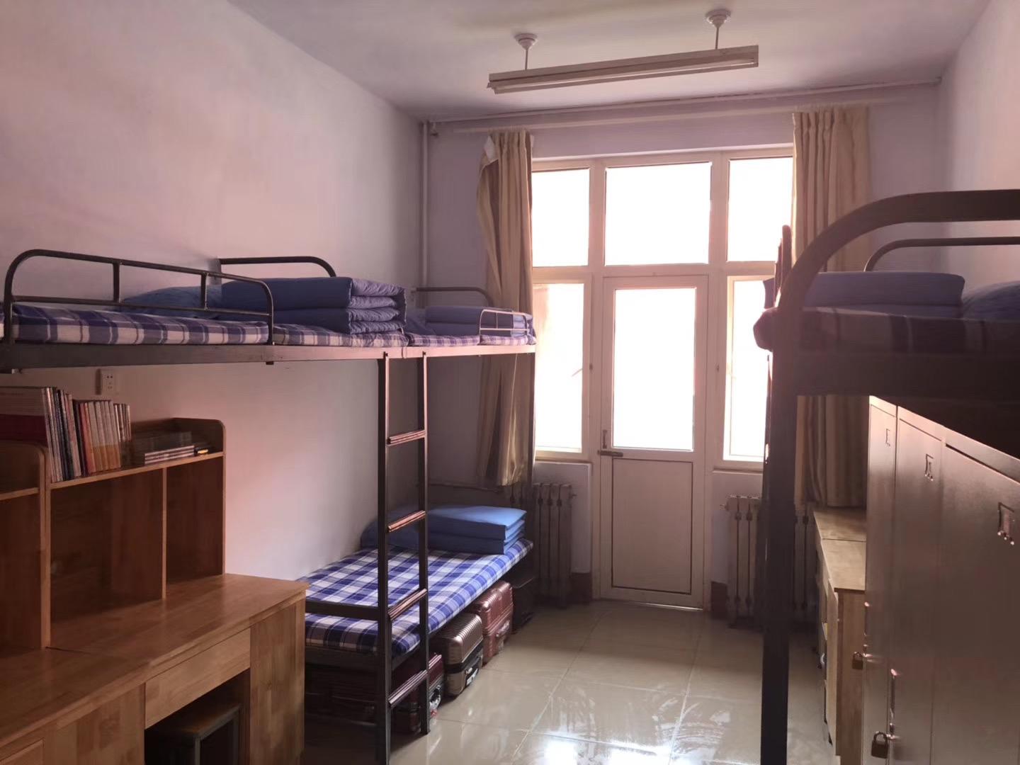 曲阜师范大学的宿舍条件如何?校区内有哪些生活设施?