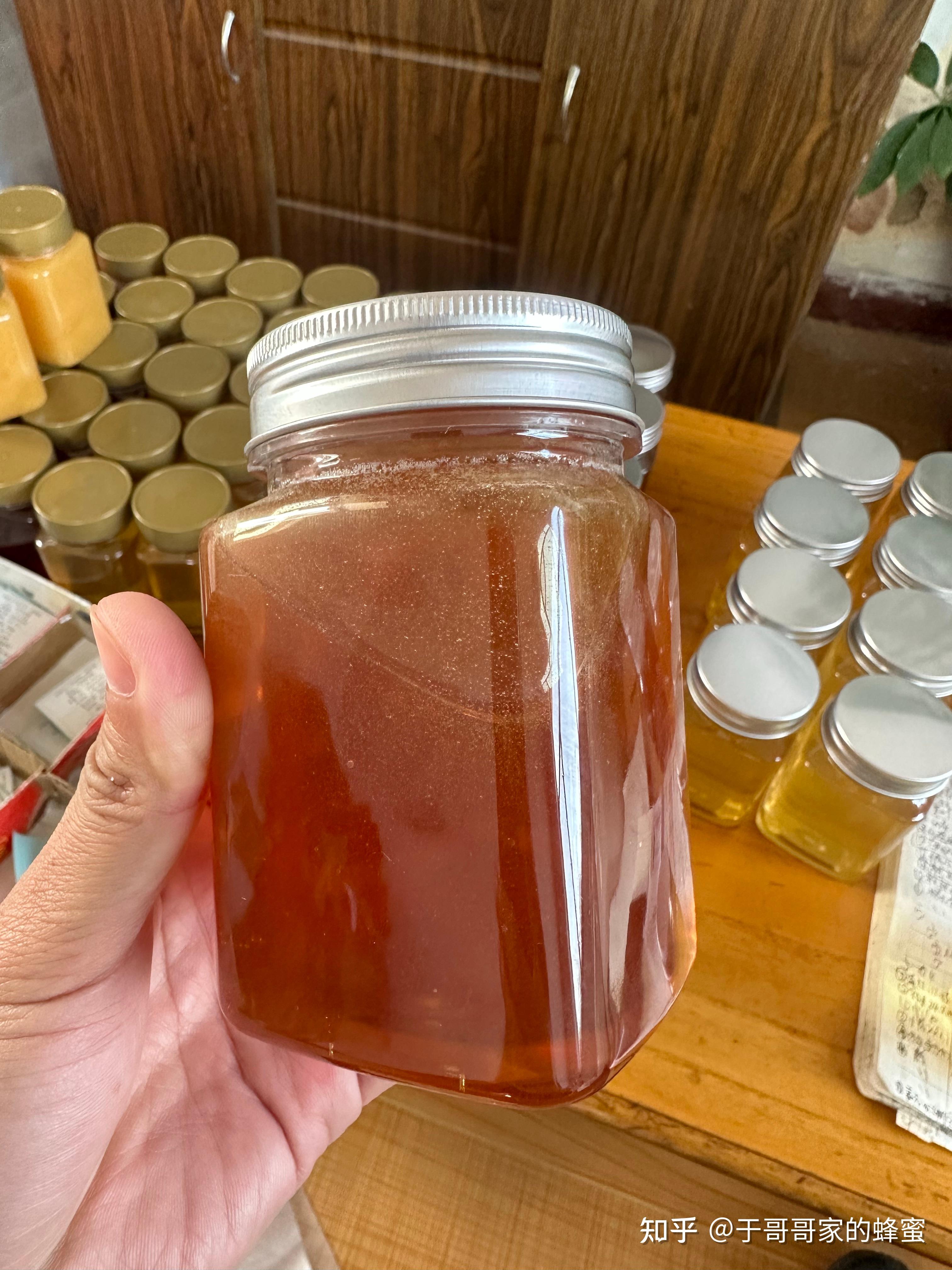 蜂蜜放冰箱么?(蜂蜜放冰箱存放好吗)
