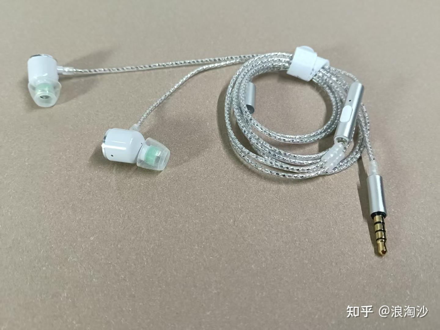 自媒体日常实测!竹林鸟霜华Z2监听、收音两用耳机体验