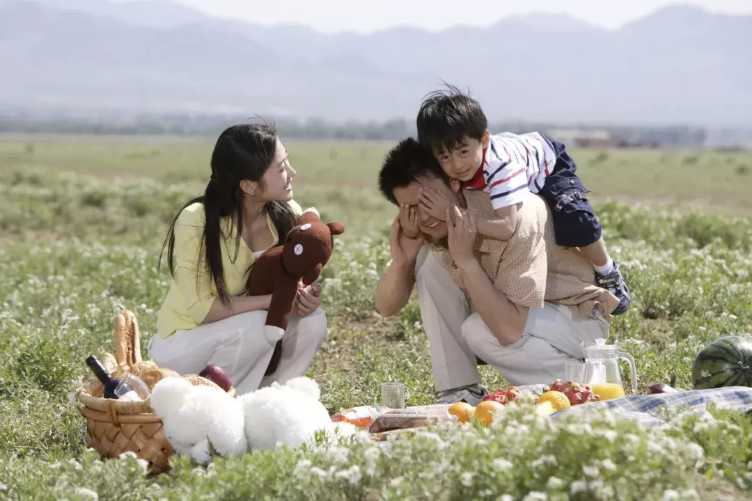 父母的拥抱能促进孩子心理健康成长? - 知乎