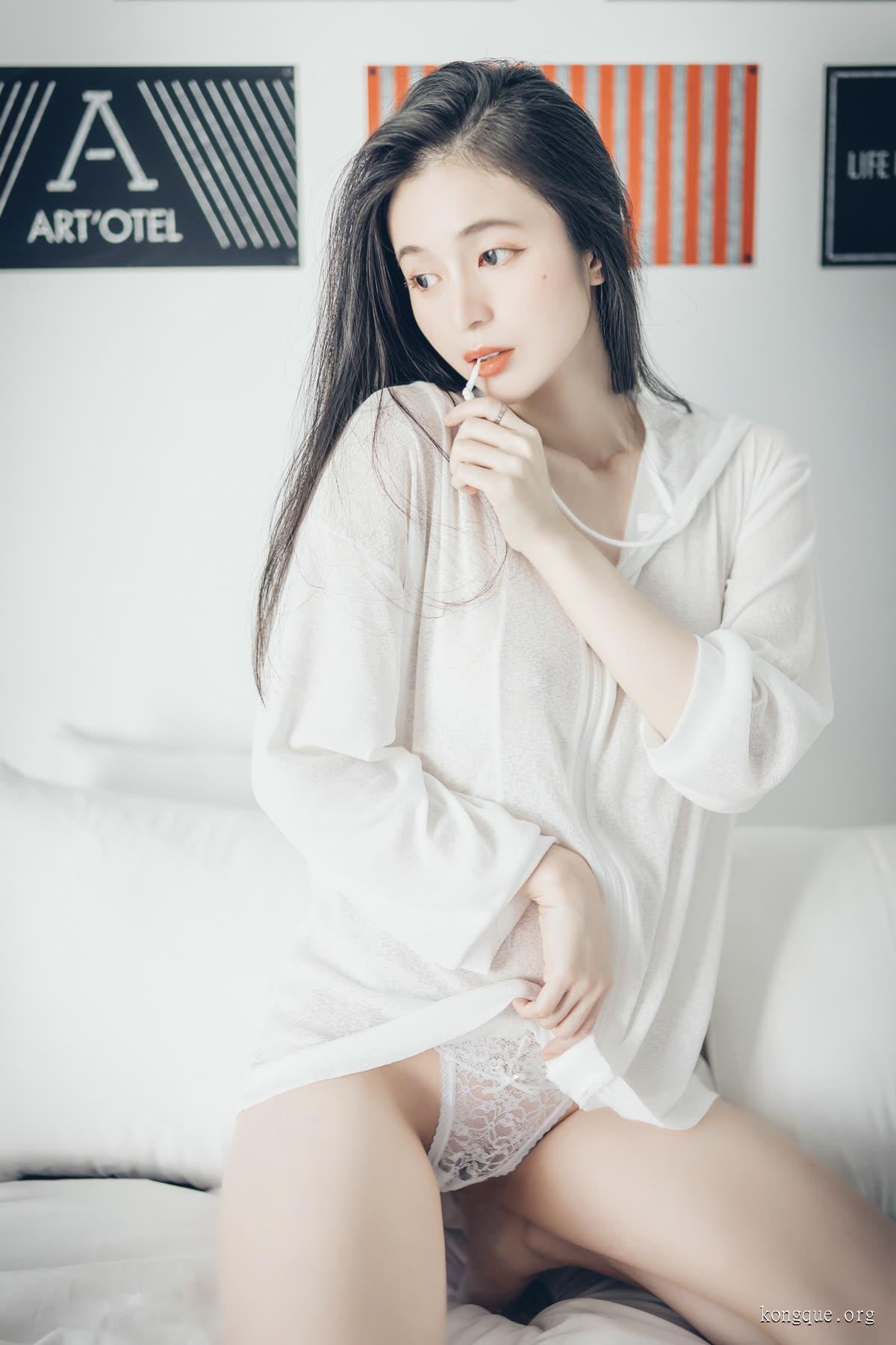 图片[2]-辰辰ChenChen(JVID) – 内购私拍无水7套[2024更新]-佳人吧