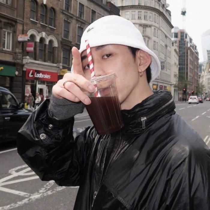 有哪些适合男生用的超级酷的微信头像