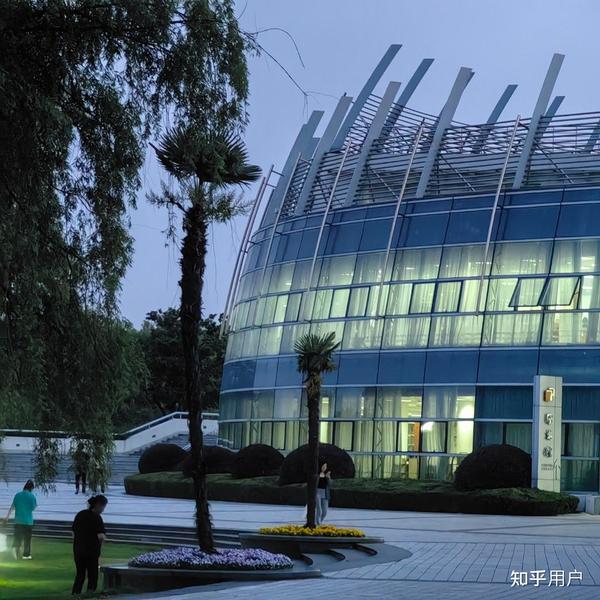 东华大学信息学院导师推荐?