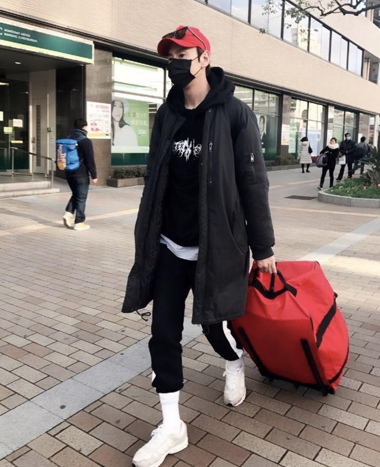 想知道特高特瘦男生穿搭 求知友帮忙?