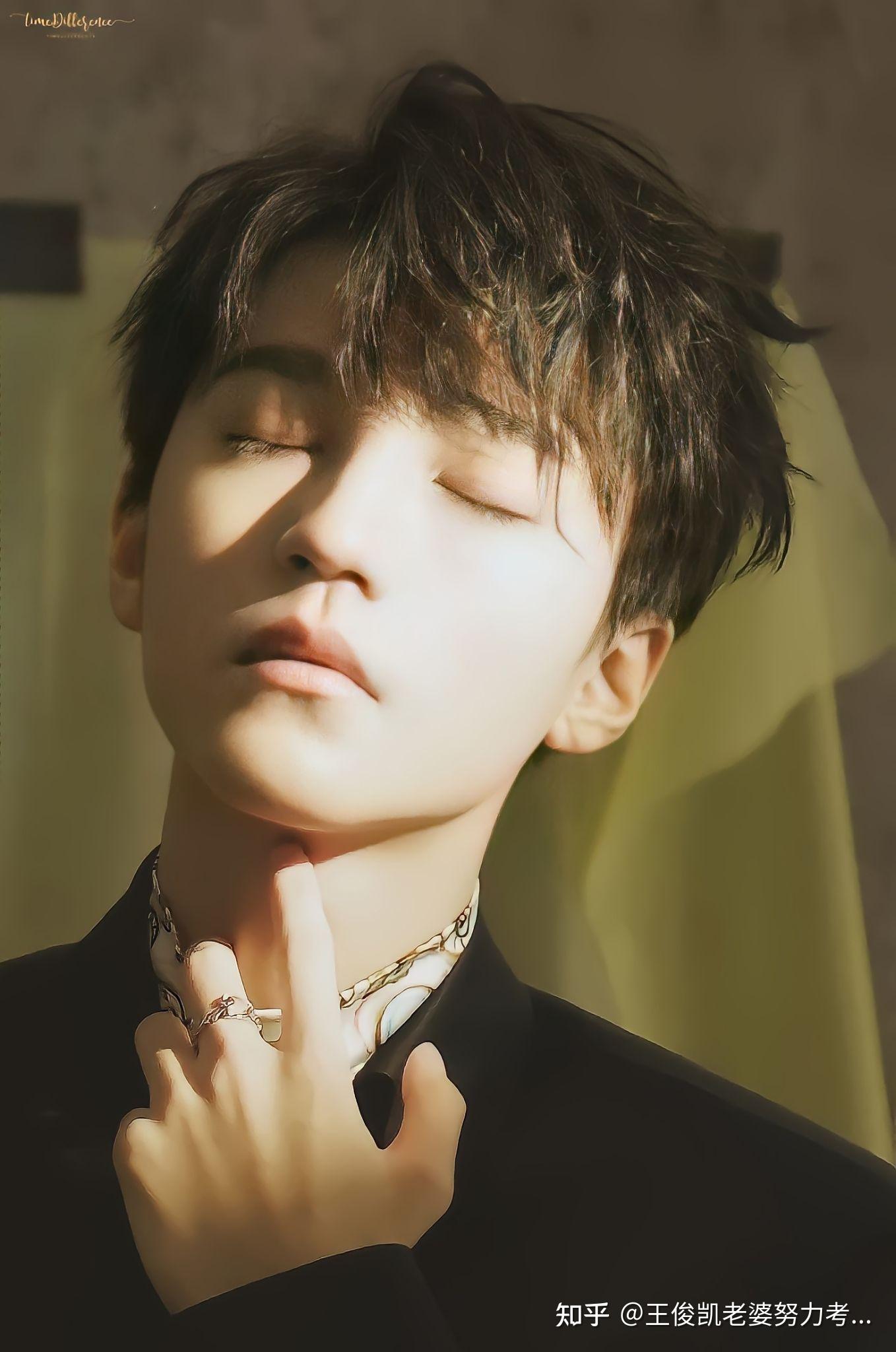 有没有王俊凯最近的神图呀,想看他长大之后的样子?