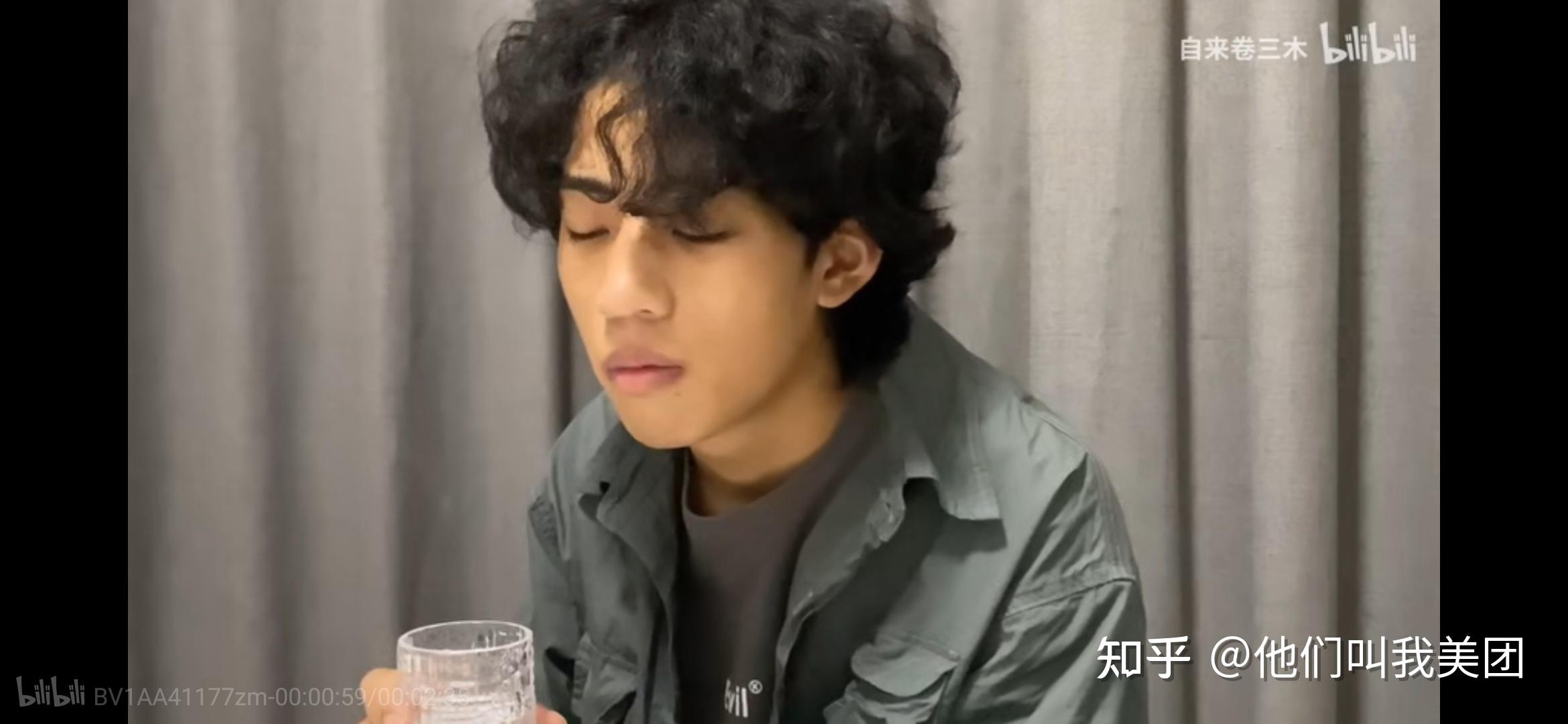 自来卷三木的发型是怎么打理的