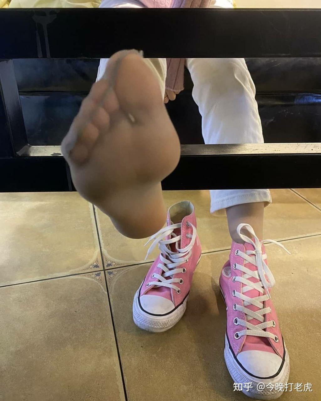 女生的脚脚该有多好看