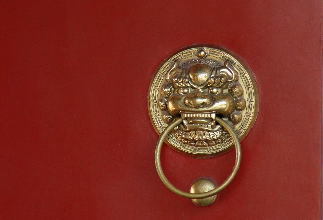 4. 使用卡尺测量