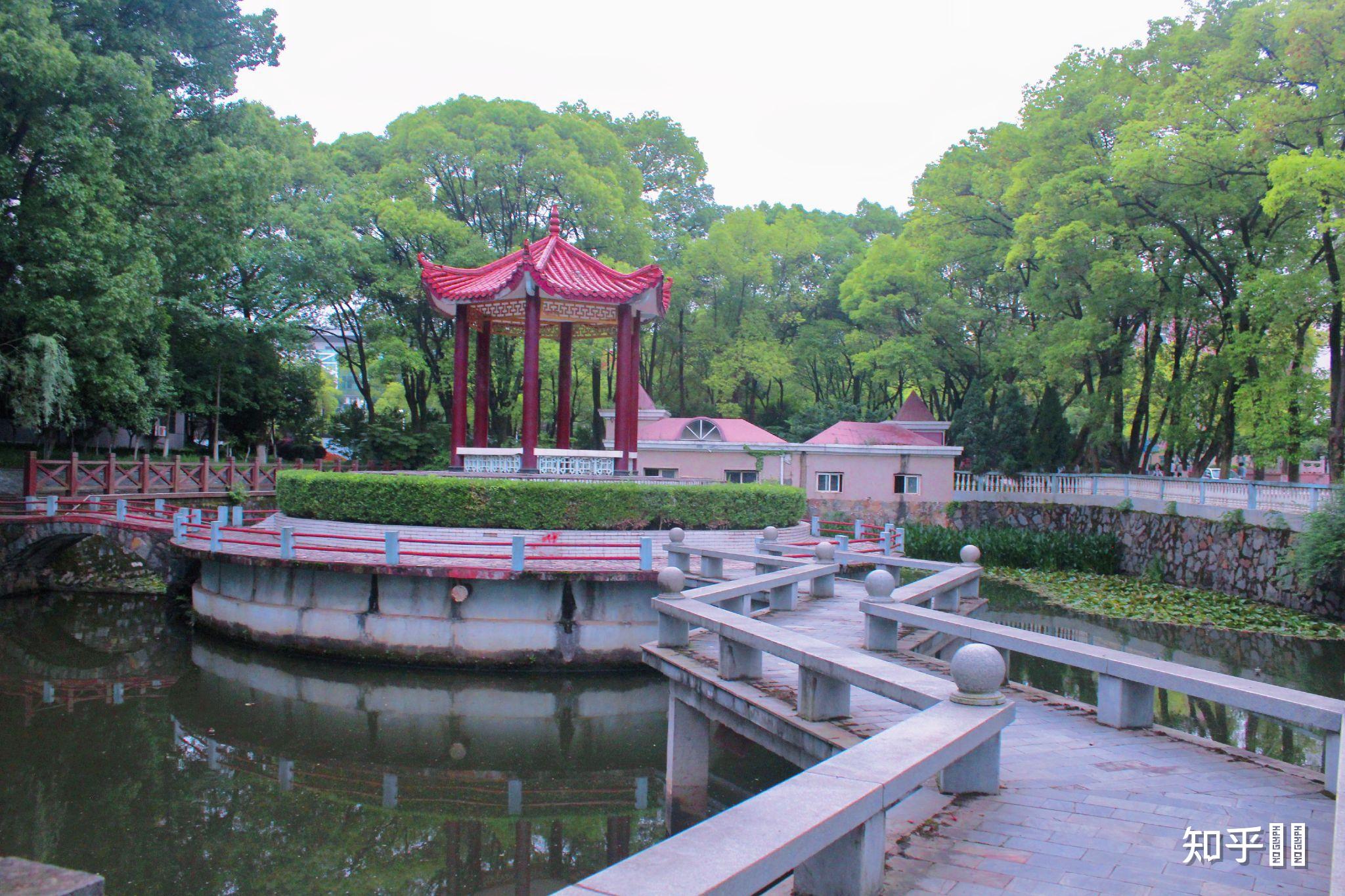 江西电力职业技术学院的学校环境怎么样呢? 宿舍环境?气氛好不好?