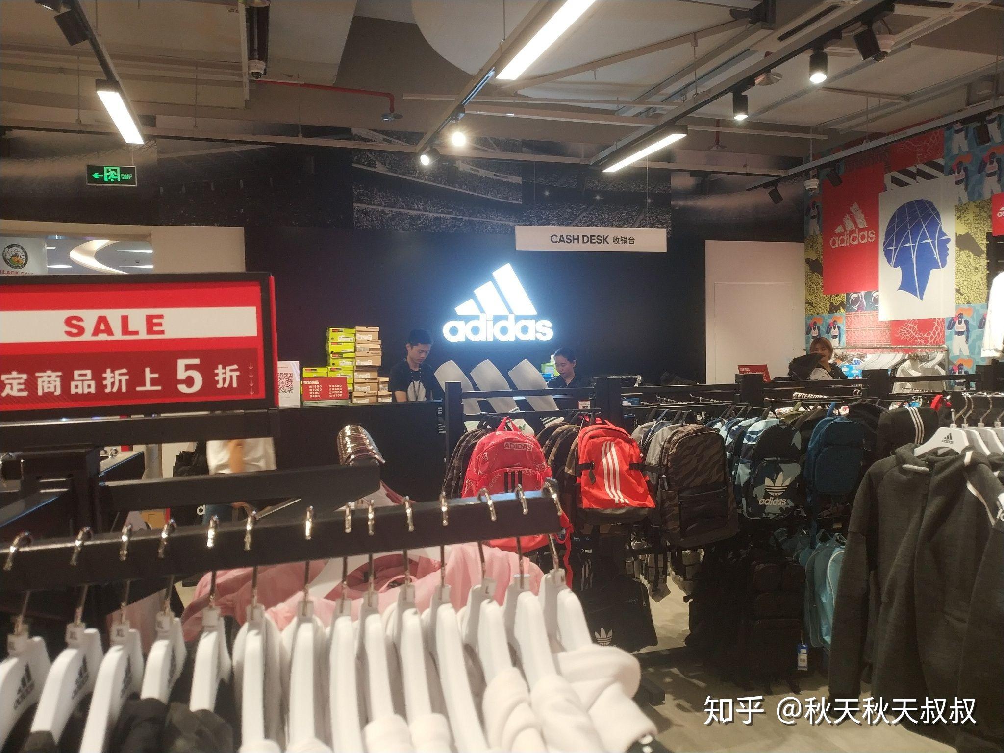 這種耐克奧萊工廠折扣店可信嗎盡是一些兩三百塊錢的aj還有服裝