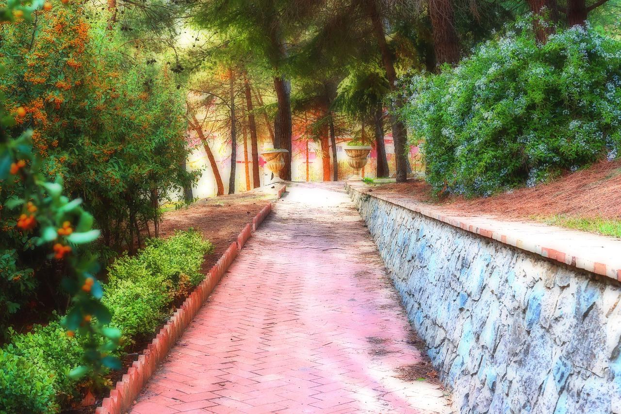 2. 高端宜居社区