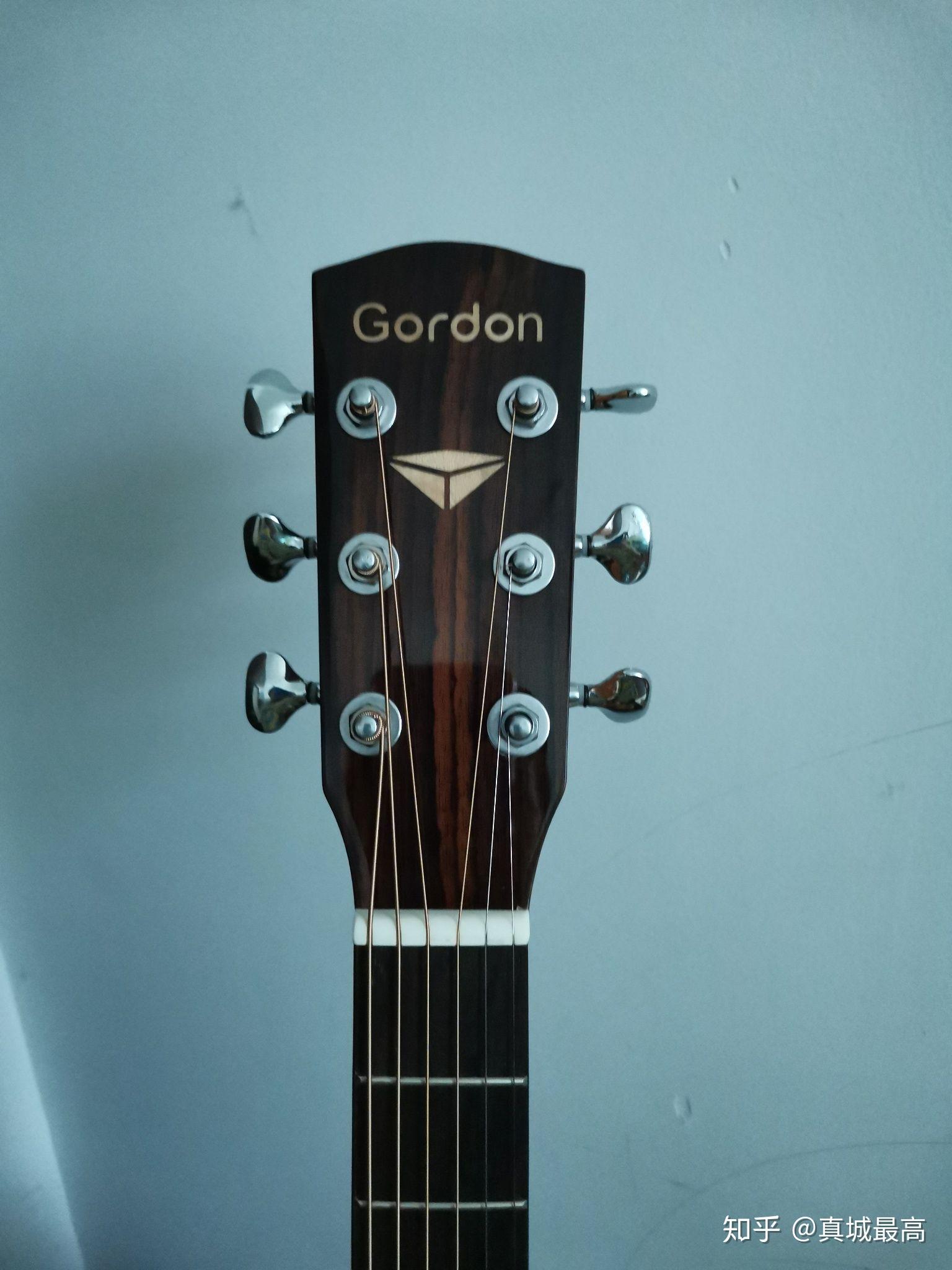 想问一下这个是什么牌子的吉他,刚刚在吉他琴行买的,价格3880,为什么