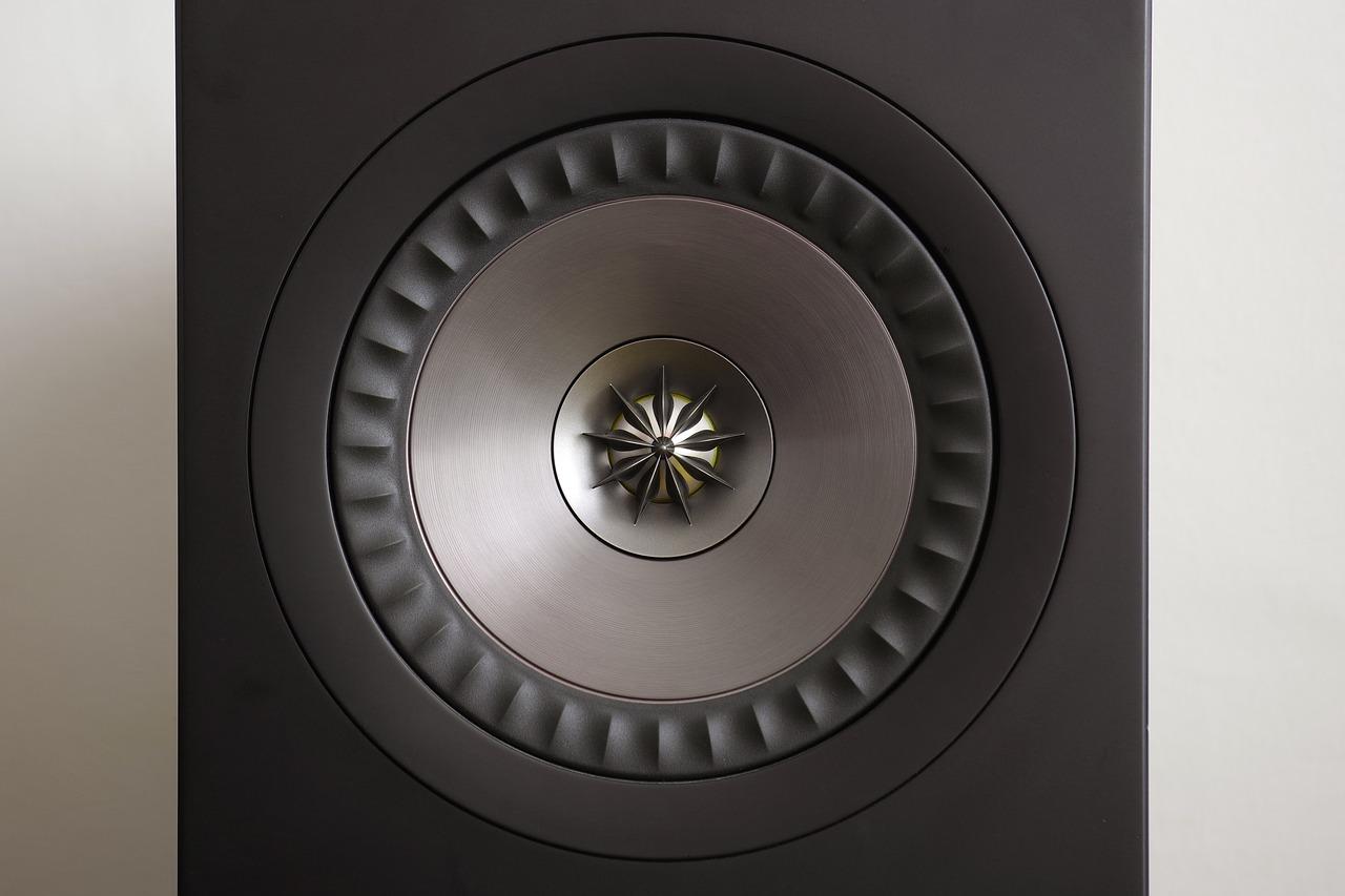 2. 频率响应电容