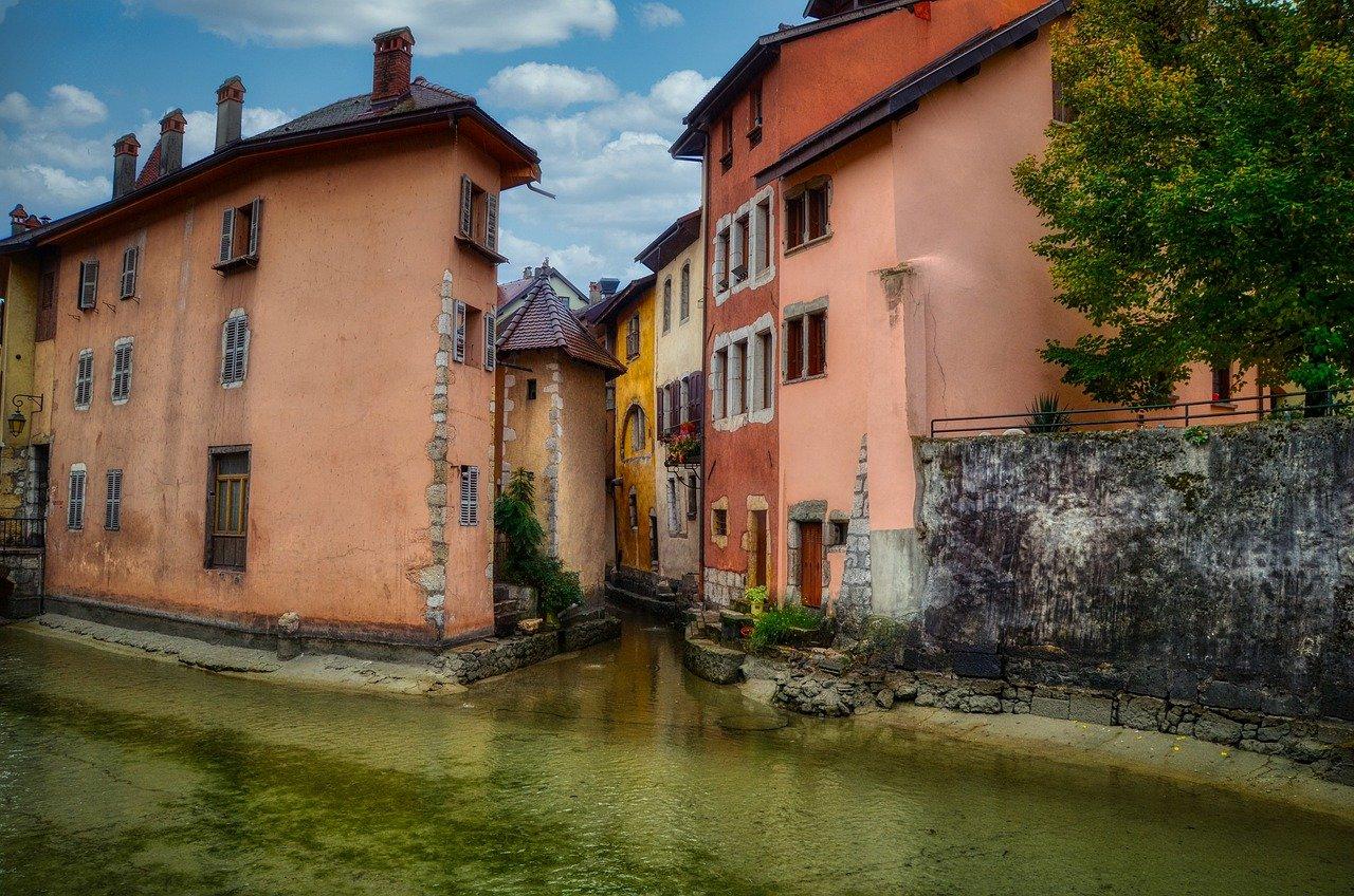 4. 大型店面平米数