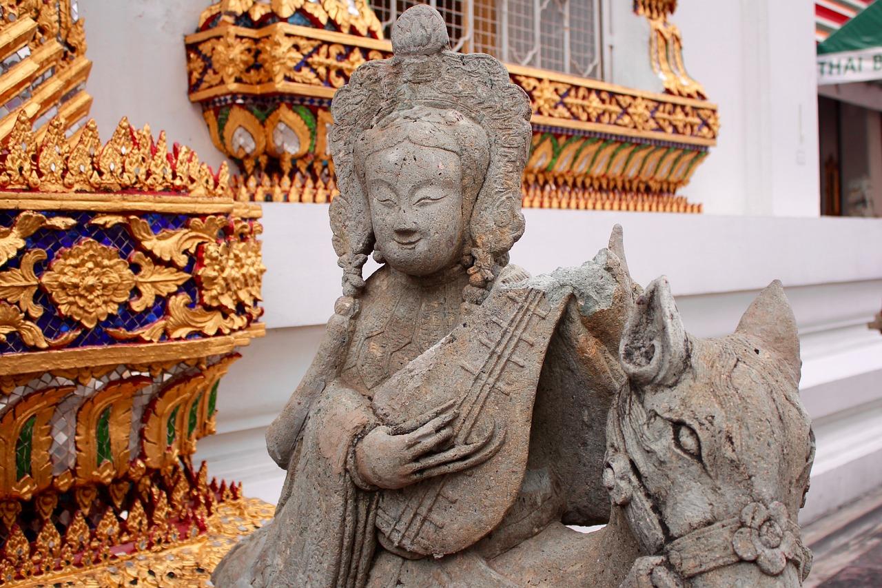 3. 孔子石雕市场价