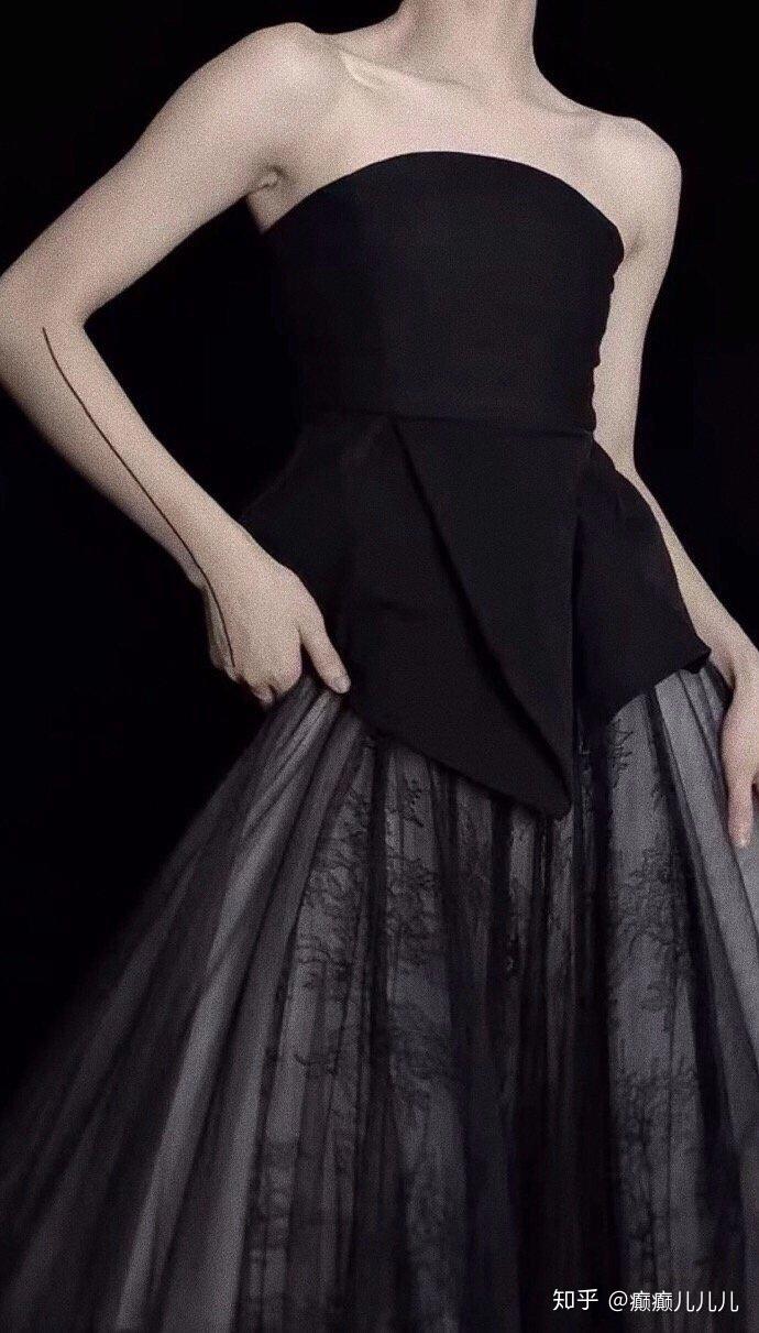 有哪些让人一眼就喜欢的全面屏壁纸