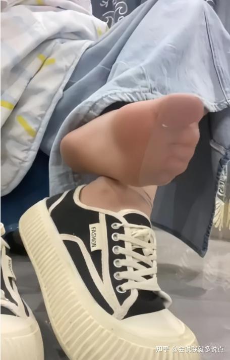 女生怎么解决脚臭?