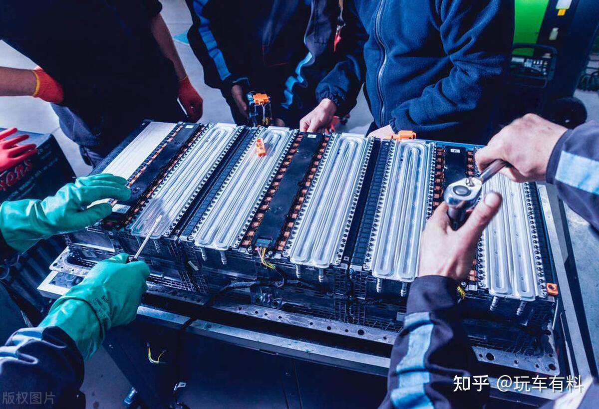 第一批新能源车已过8年质保期,换电池要8、9万吗?网约车有话说 - 知乎