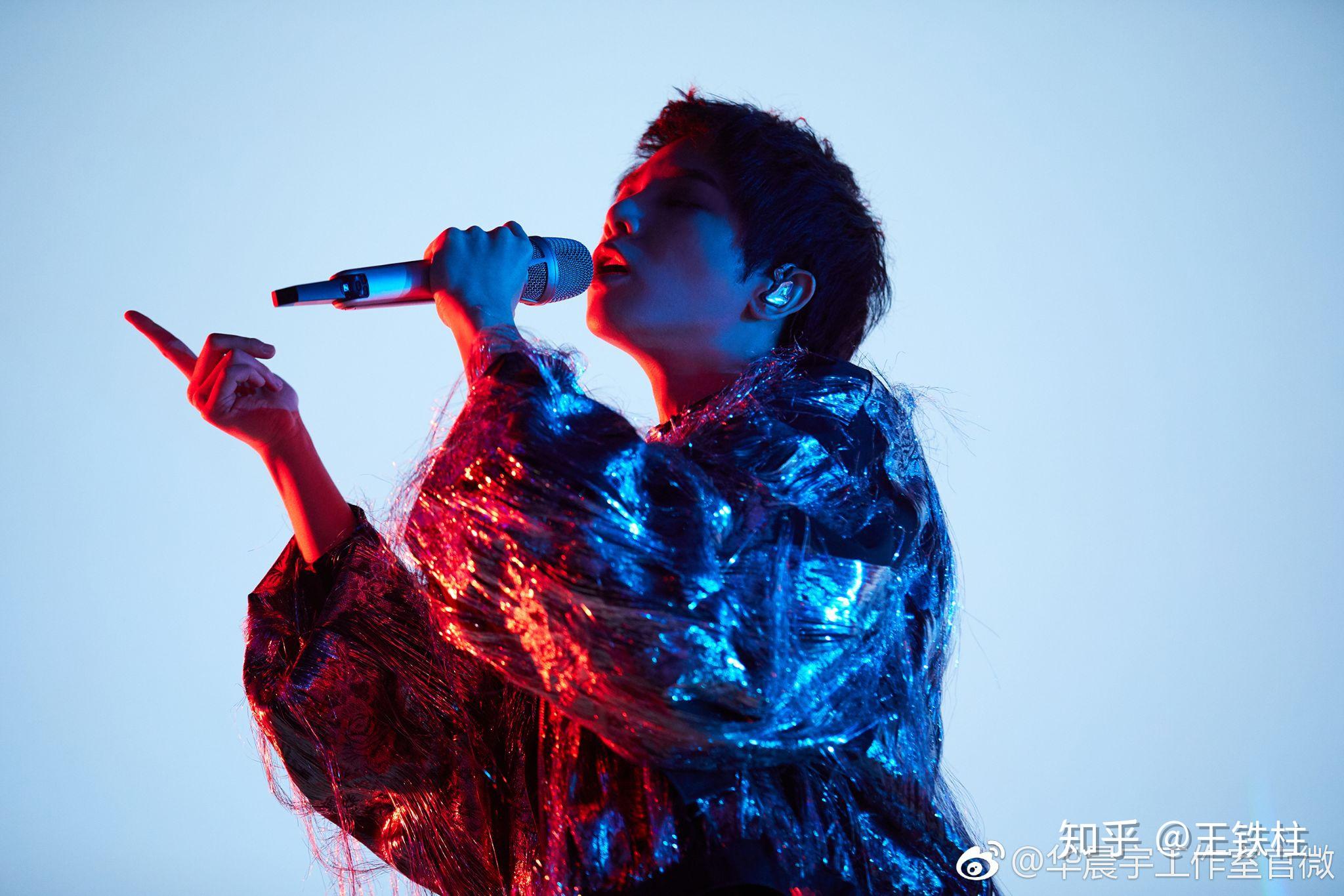 有哪些好看的华晨宇照片(无水印的)?