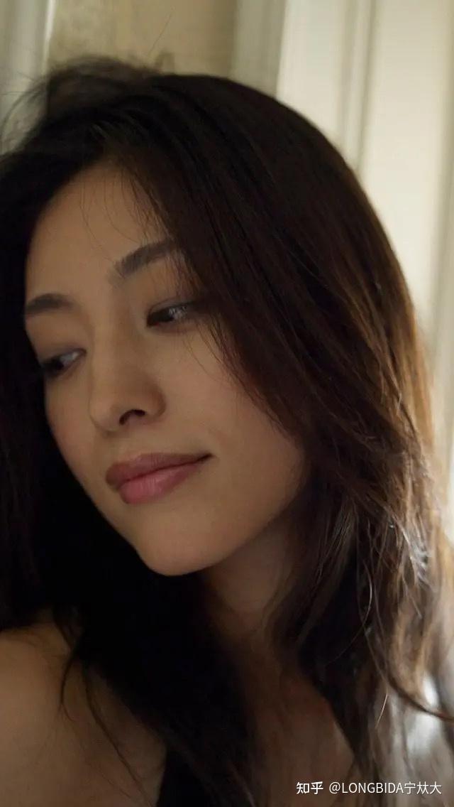 有没有知道青山伦子这个人啊 我觉得她好美啊 为什么没人关注呀……?