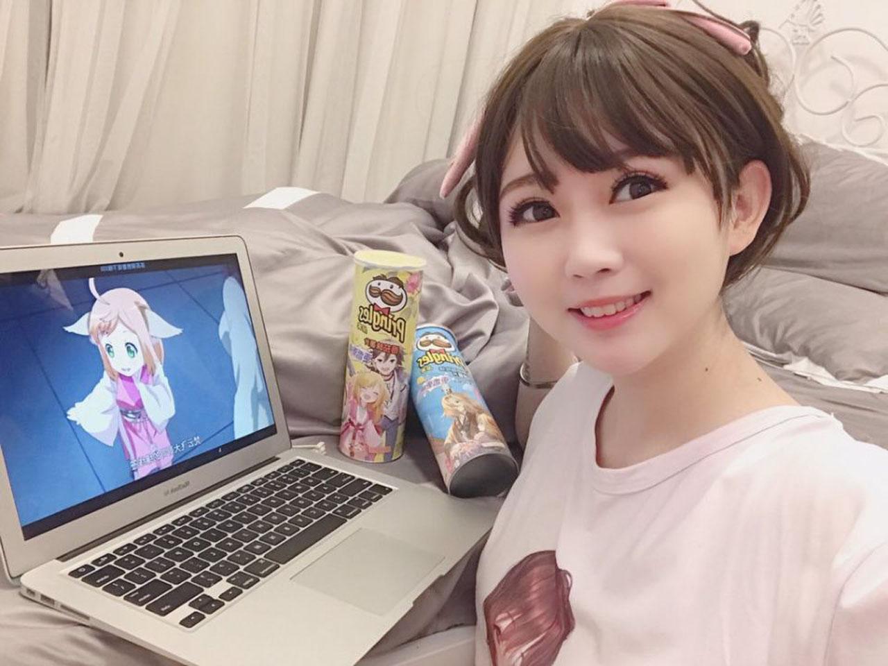 是依酱吖 – 全套82期&随包视频[18.2G-2025.11]-佳人吧