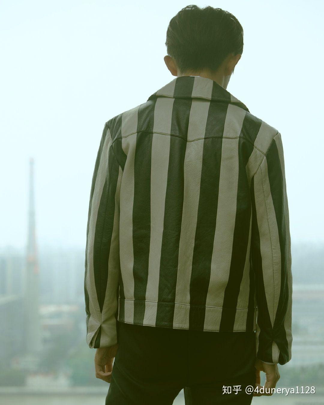 有没有易烊千玺背影图