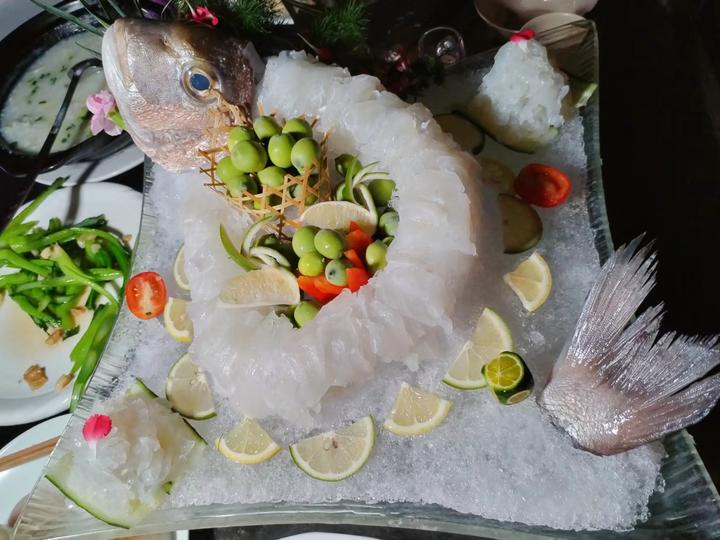 欣食记:被栋哥邀请,来星汇维港品一餐顺德鱼生 - 知乎