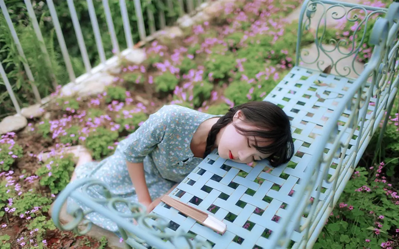 有没有什么养眼的美女壁纸? - 知乎