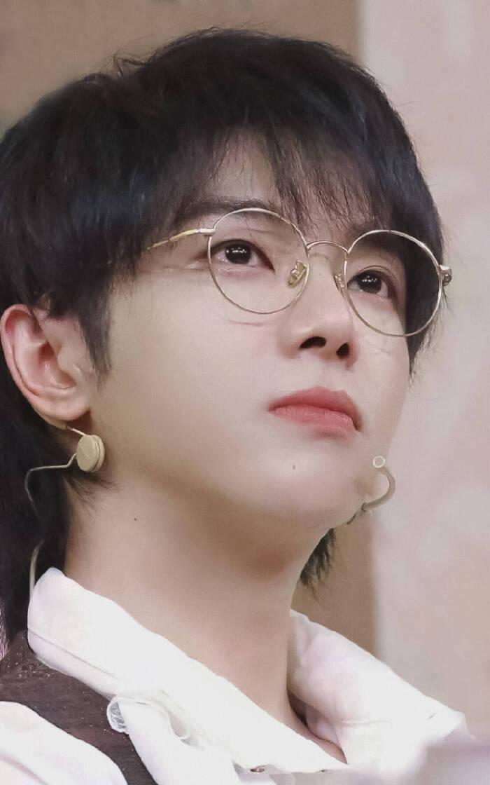 华晨宇:与邓紫棋传绯闻,和许晴是灵魂伴侣,张碧晨甘愿为他生娃