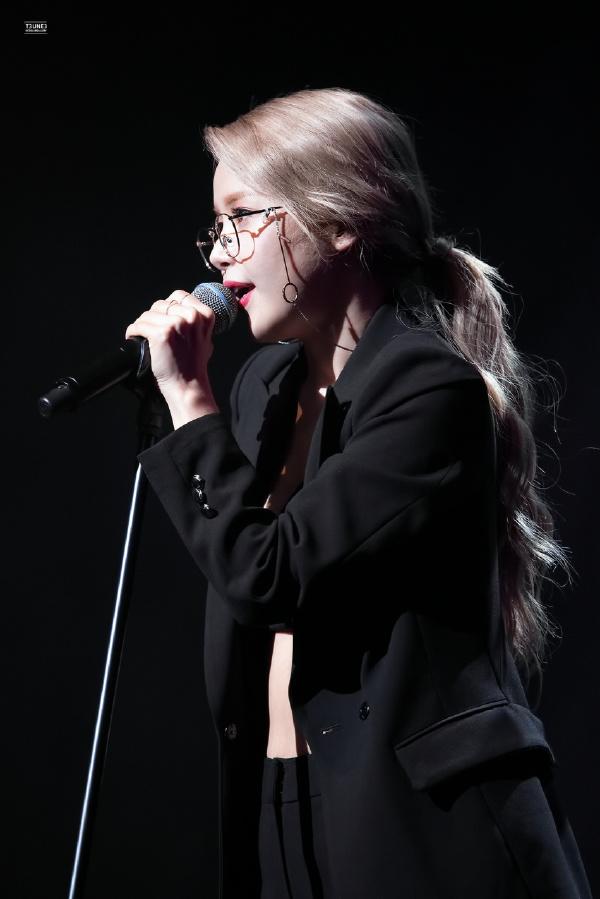 如何评价mamamoo的队长solar金容仙