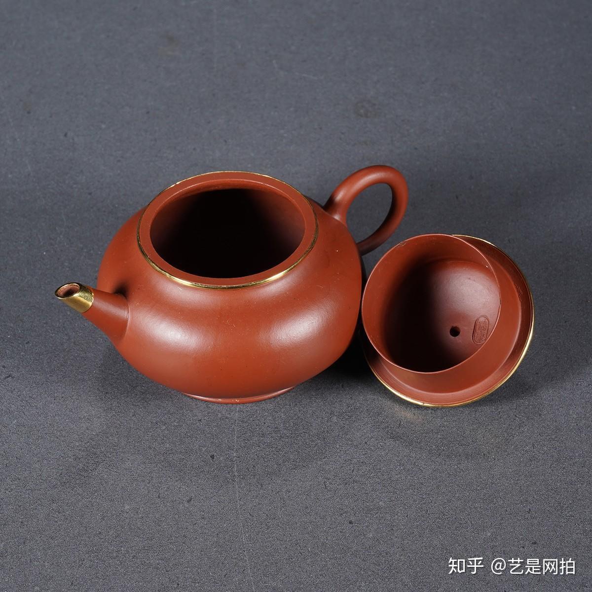 ③中国古玩 唐物 朱泥梅彫刻急須 宜興紫砂 在銘（煎茶壷）