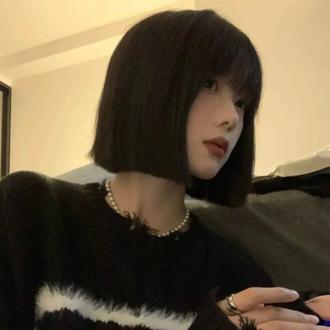 有没有好看的单身酷酷的微信女头像?