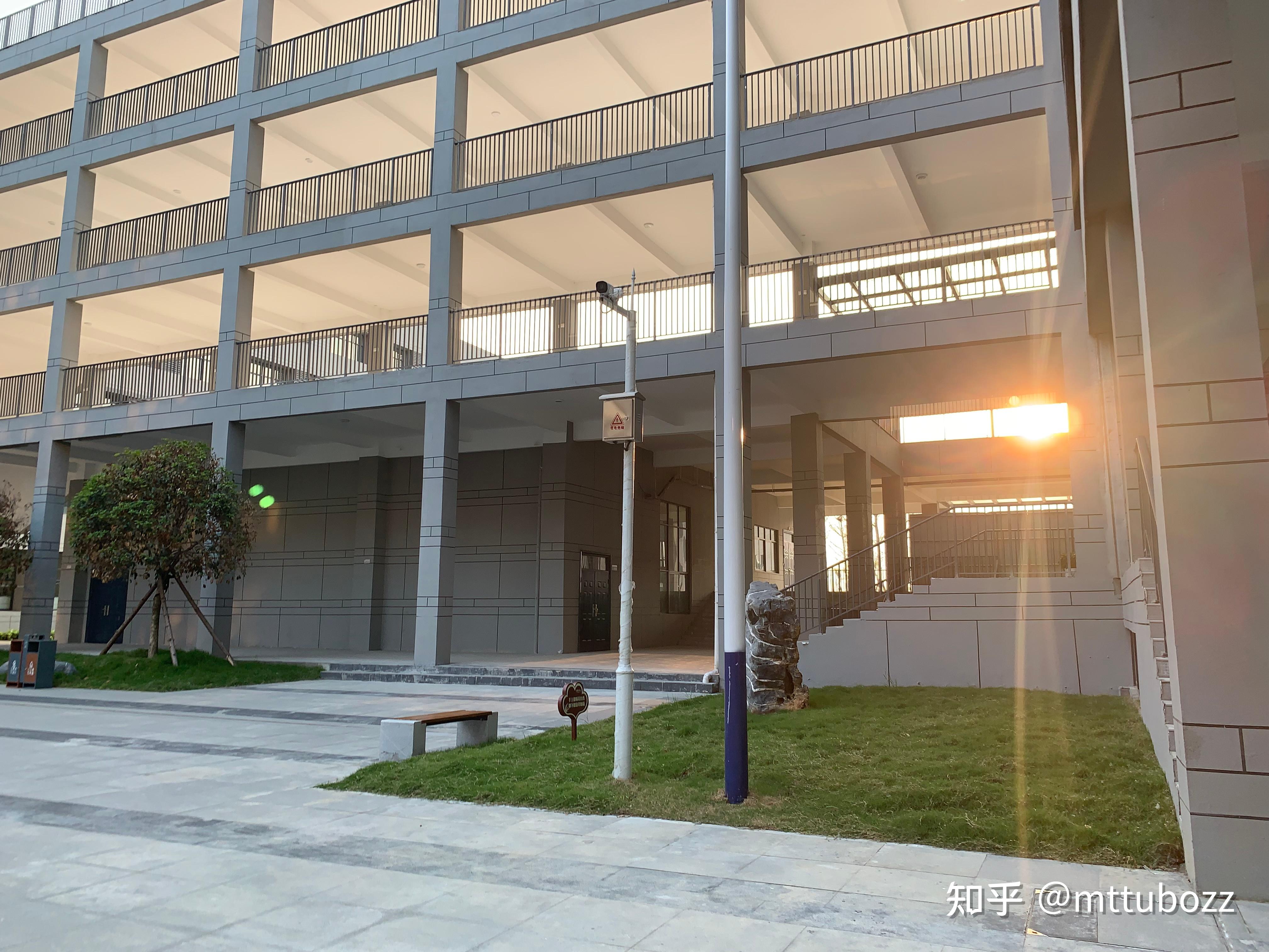 南阳言蹊中学到底怎么样? - 知乎