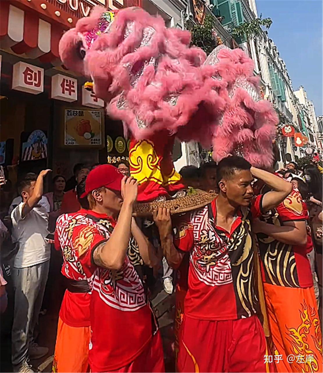 挑逗采青舞狮事件后续，知情人爆料男子身份，网友：没见过这么不知好歹的老板 - 知乎