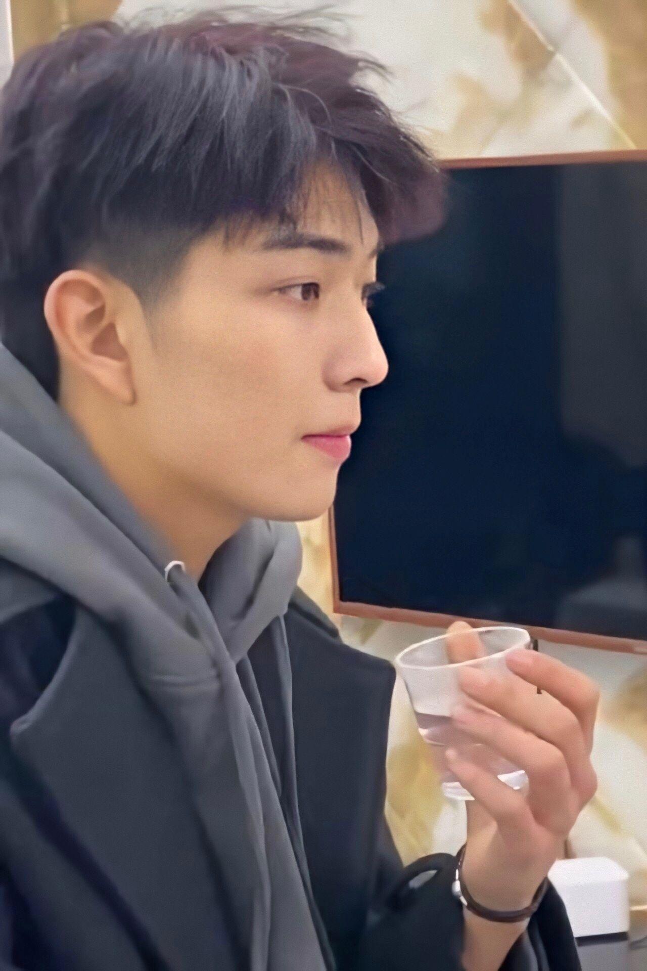 可以看看你们见过的素人帅哥吗?