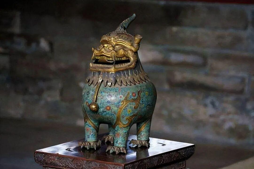 故宫除了屋顶的那些小动物外,还有哪些神兽,它们各自起到了什么作用? - 知乎