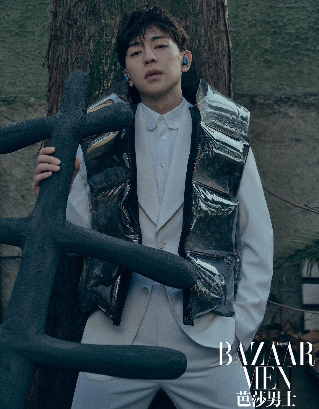 如何评价邓伦在芭莎男士2021开季刊封面的造型你喜欢哪套