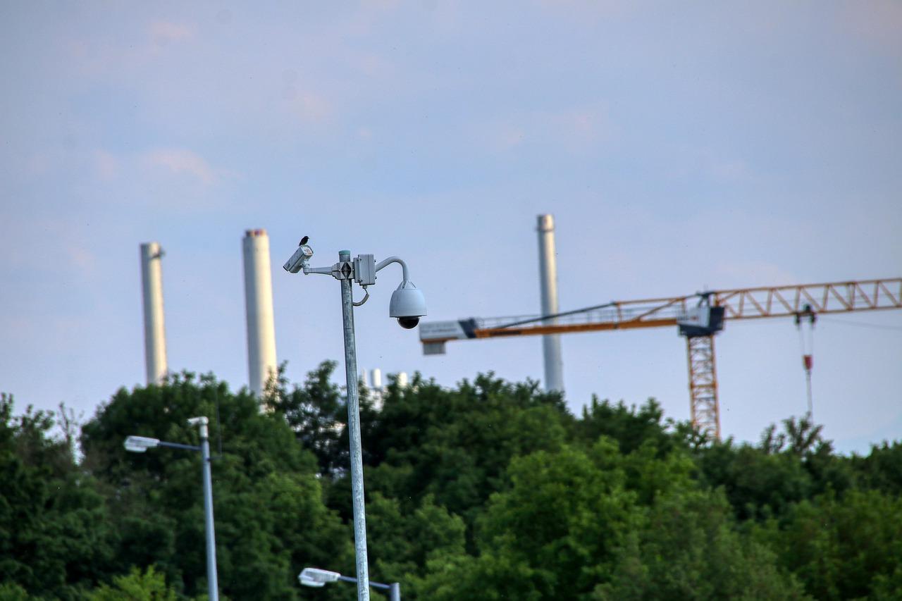 最小的监控器要多少钱