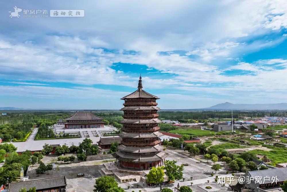 国内哪个城市或景点，是将传统文化和旅游体验结合的典范？