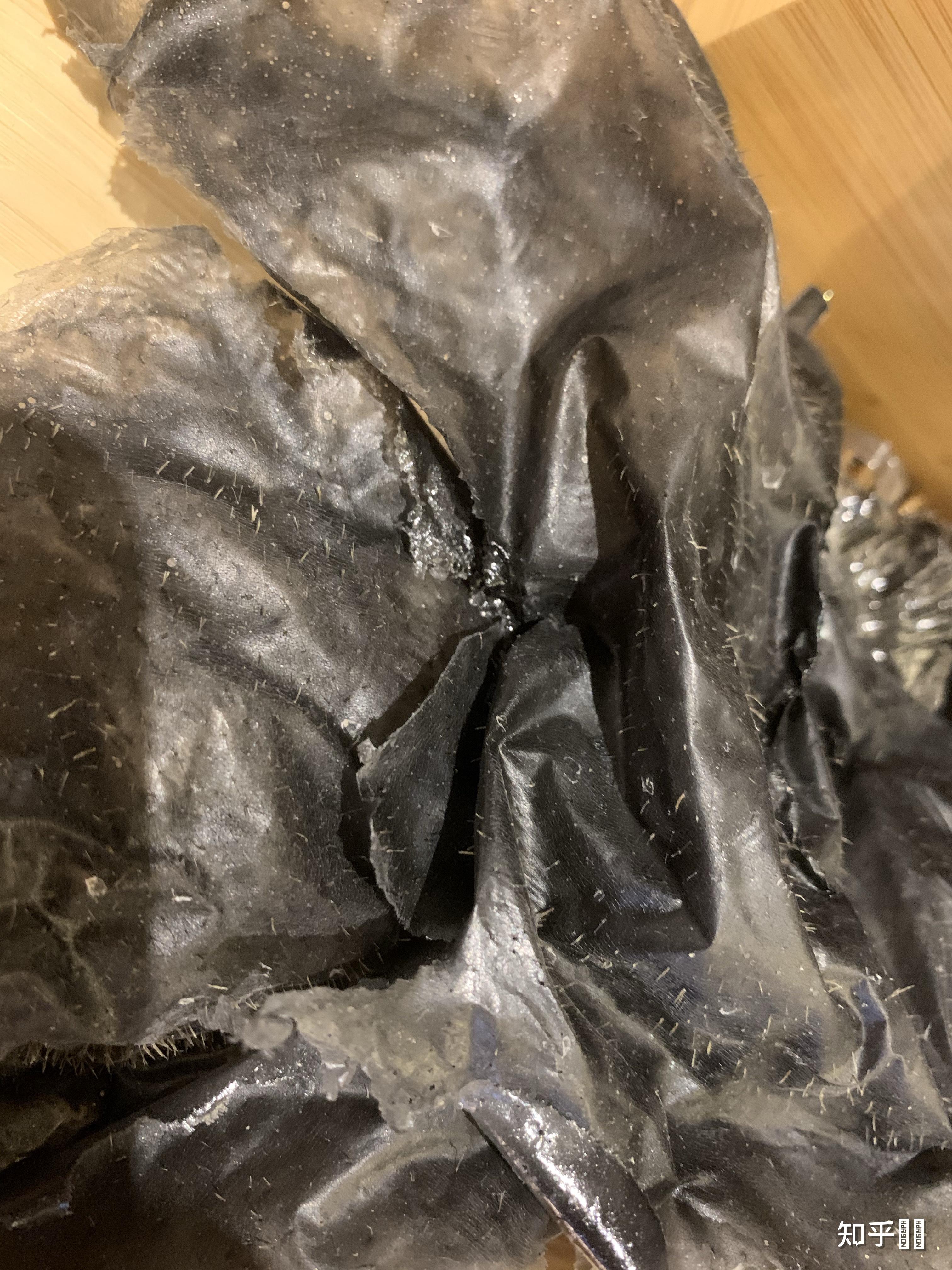 后背全是黑头一样的东西怎么破