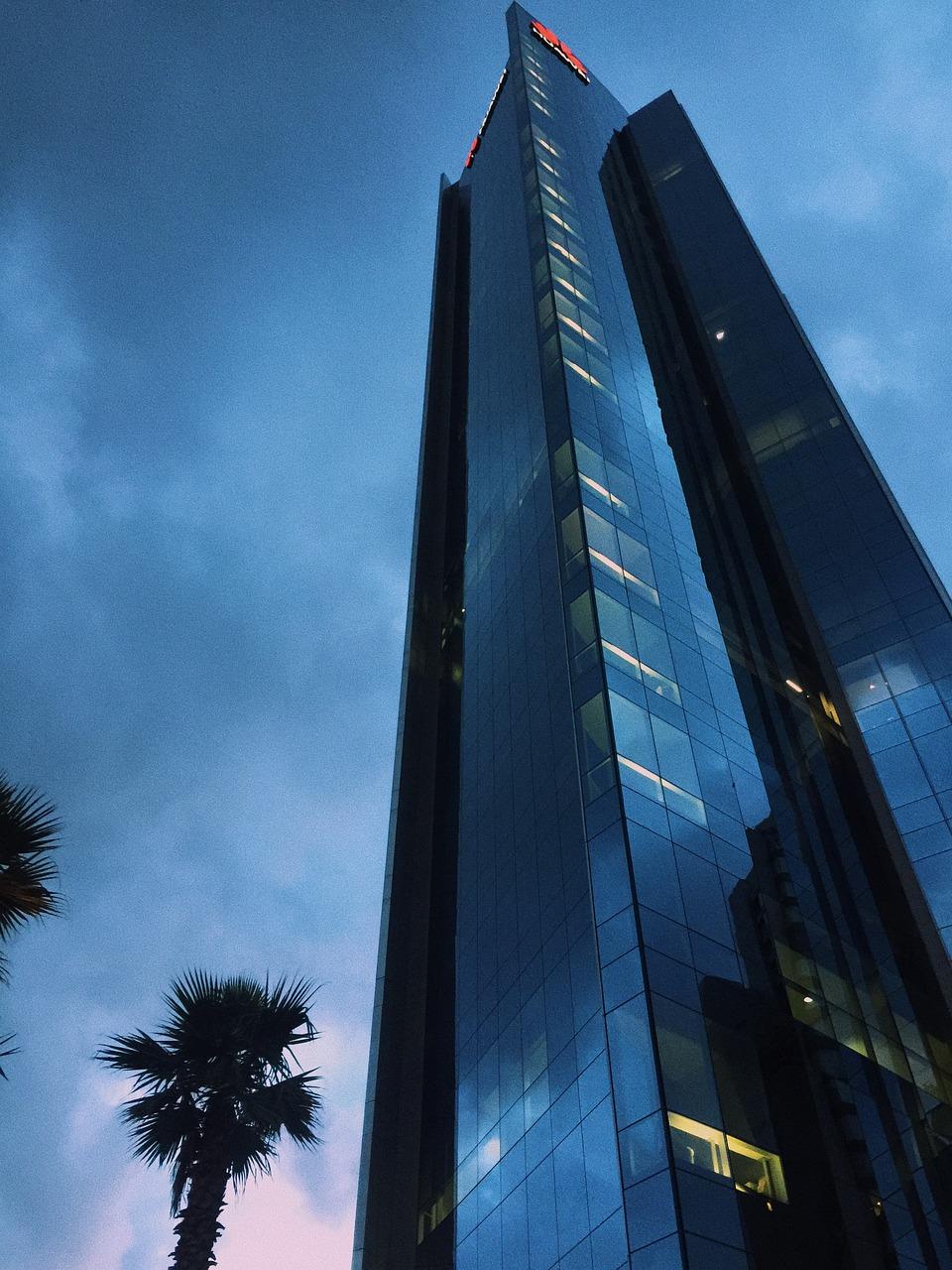 4. 楼梯电梯安装