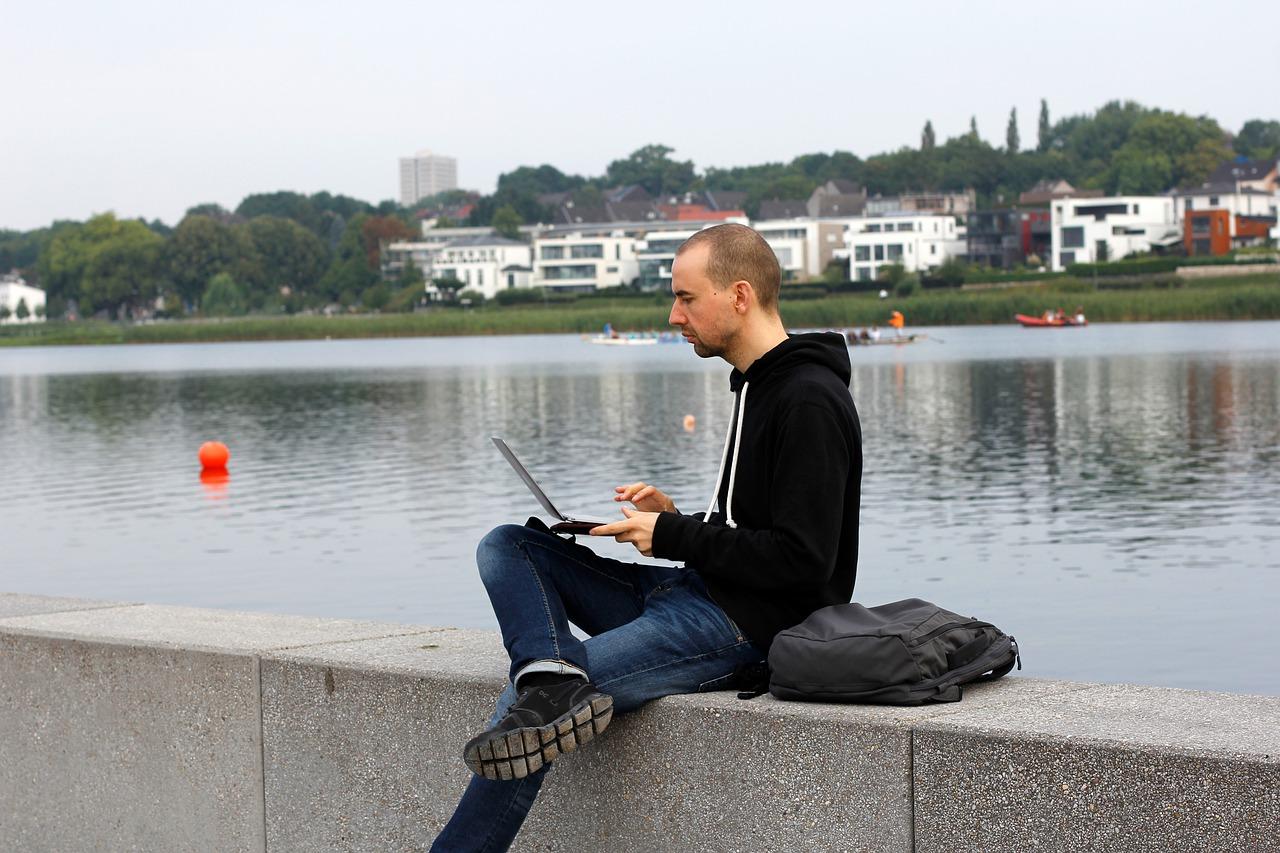 4. 鲲鹏湖房产项目
